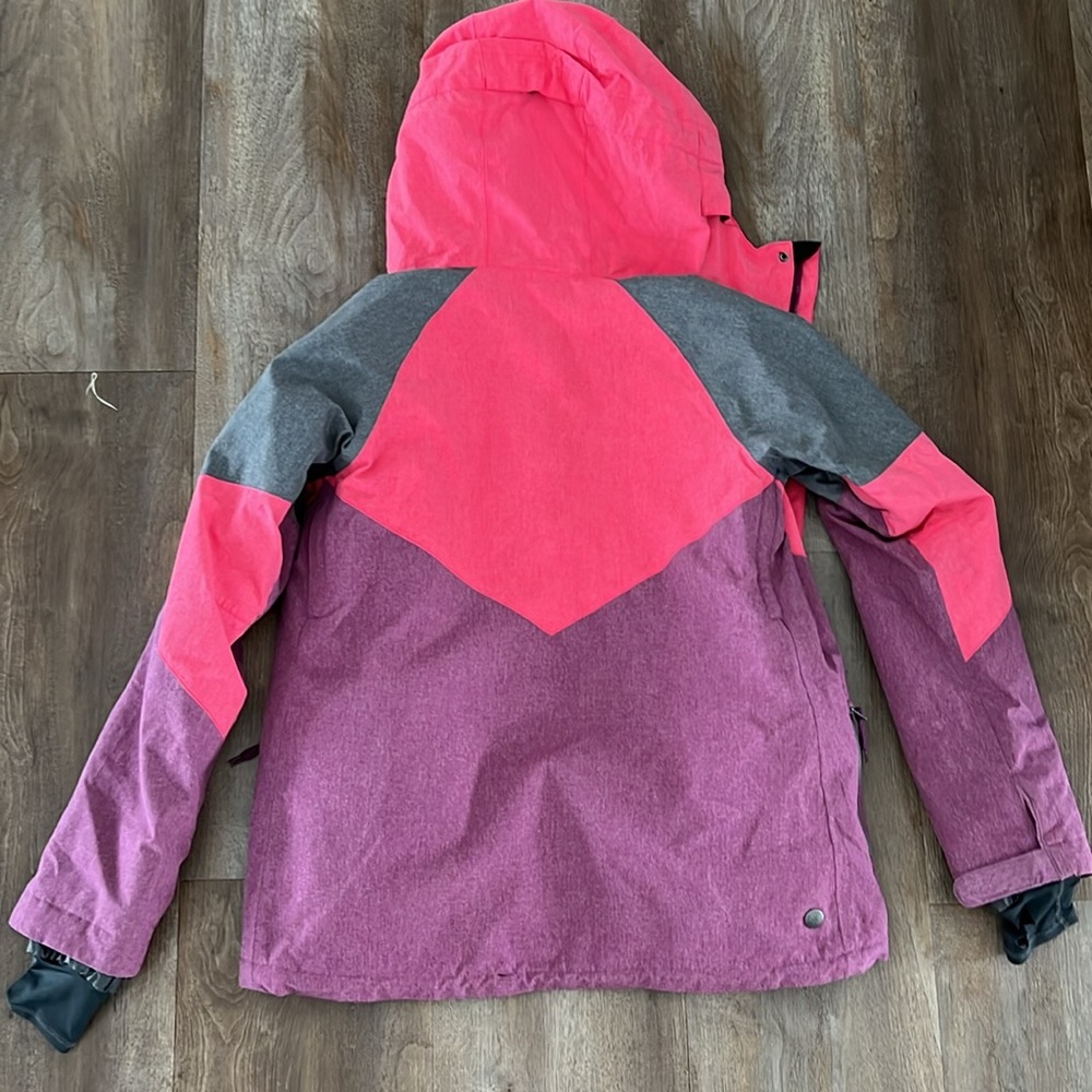 DC Snowboarding Jacket - Picture 4 of 4